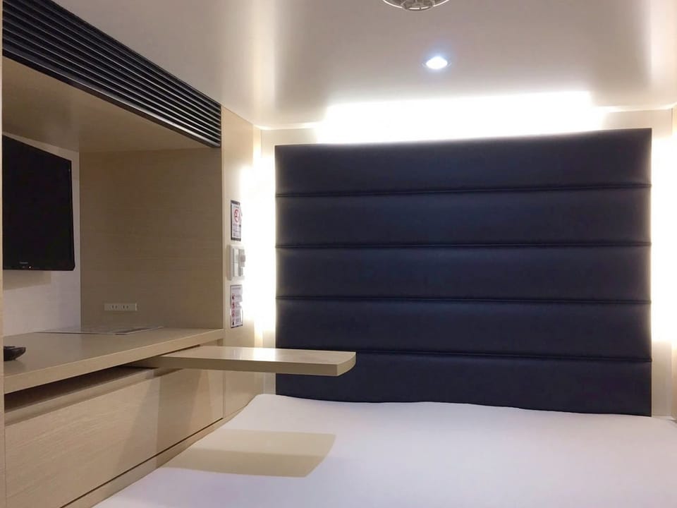 Standard Wide Type - Men only | Premium bedding, free WiFi, bed sheets, wheelchair access
