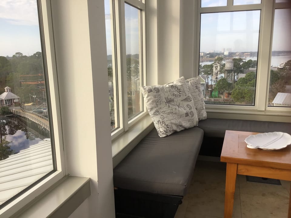 Crows nest views for coffee or wine