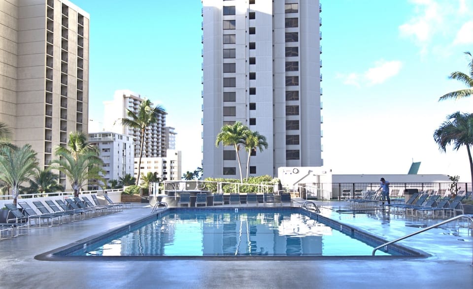 Large courtyard with a pool at your leisure!