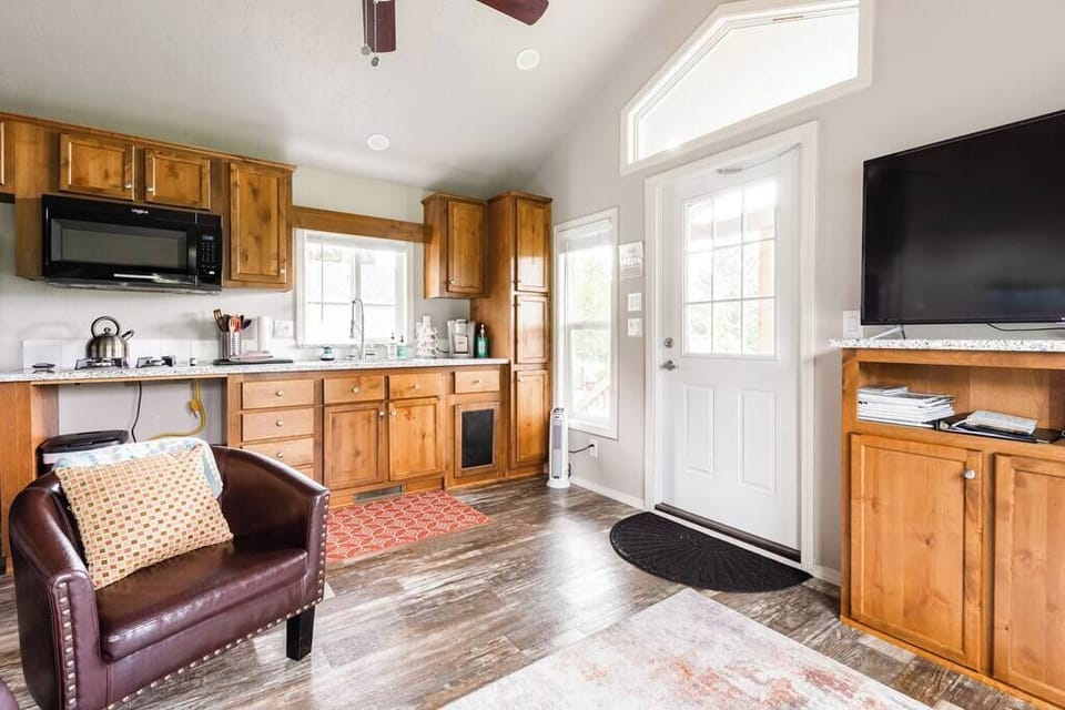 CreekSide Cabin Living Area
