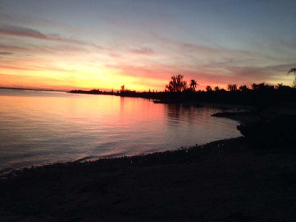 You will enjoy both sunrise and Sunset from Royal View.