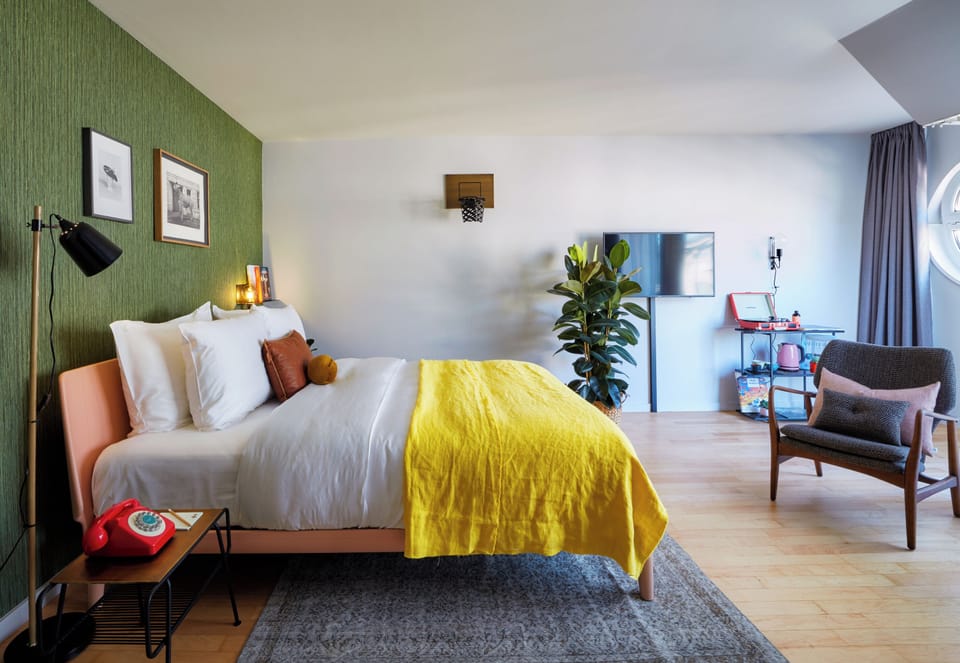 Room (Extra Large) | In-room safe, desk, laptop workspace, blackout drapes