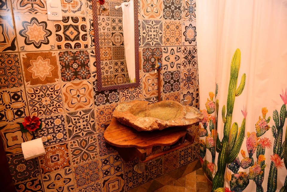 Suite | Bathroom | Soap, toilet paper