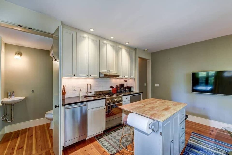 House # 2: Fully Stocked Kitchen!