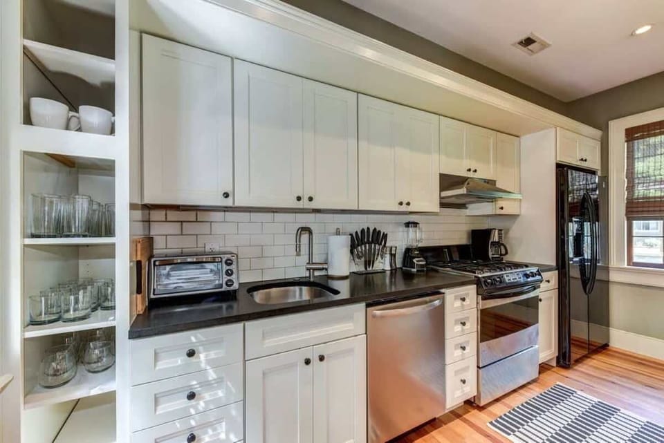 House # 1: Fully Stocked Kitchen!