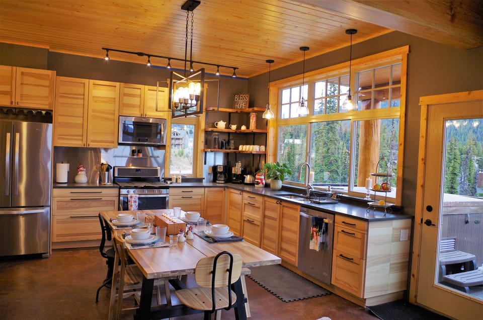 Thoroughly equipped kitchen and dining for 8, plenty of chairs, dishes, etc. 