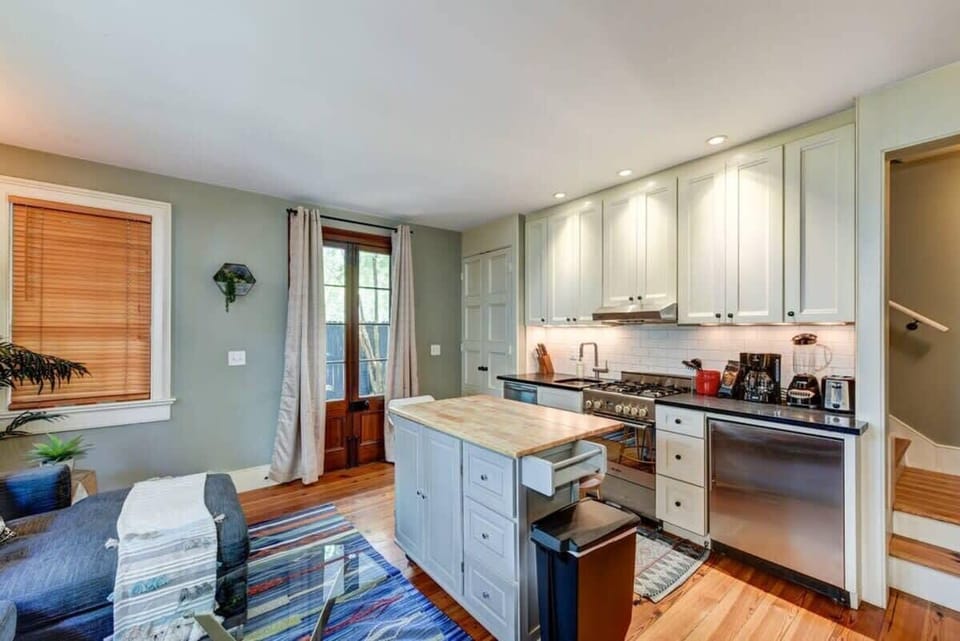 Open kitchen layout!