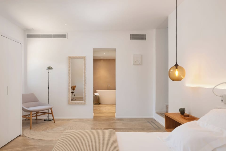 Superior Suite, Private Pool | Bathroom | Separate tub and shower, deep soaking tub, rainfall showerhead