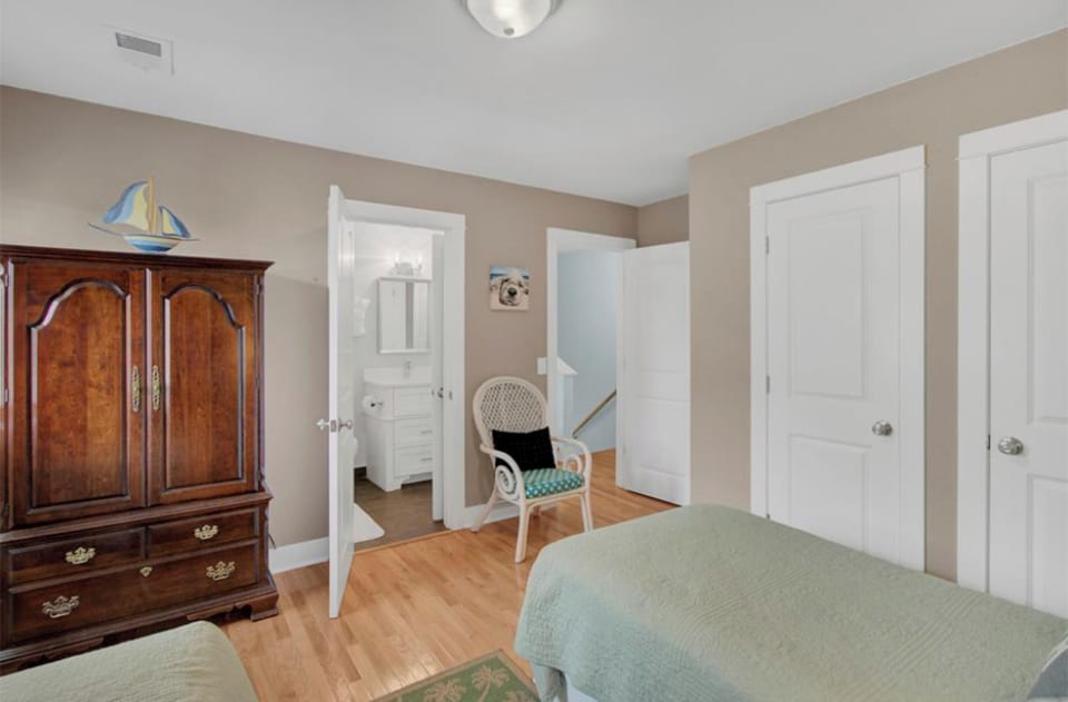 Guest Bedroom, 7A Mariners Walk