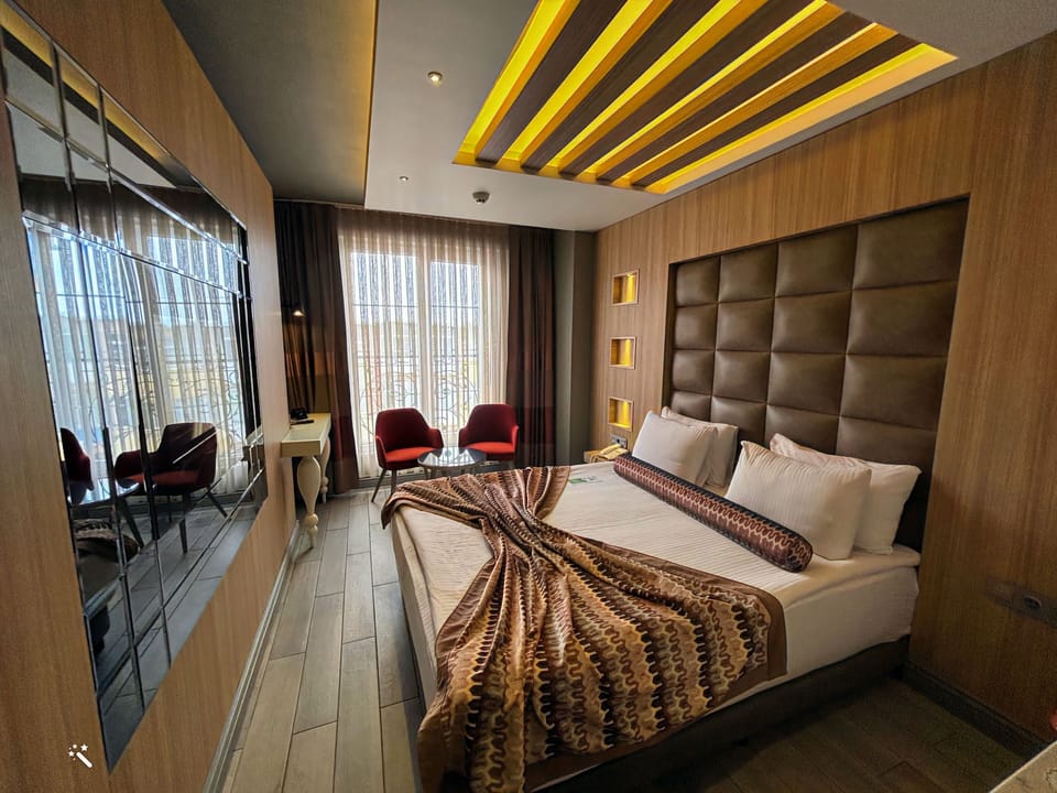Standard Double Room, 1 Bedroom, City View | Premium bedding, Select Comfort beds, minibar, in-room safe
