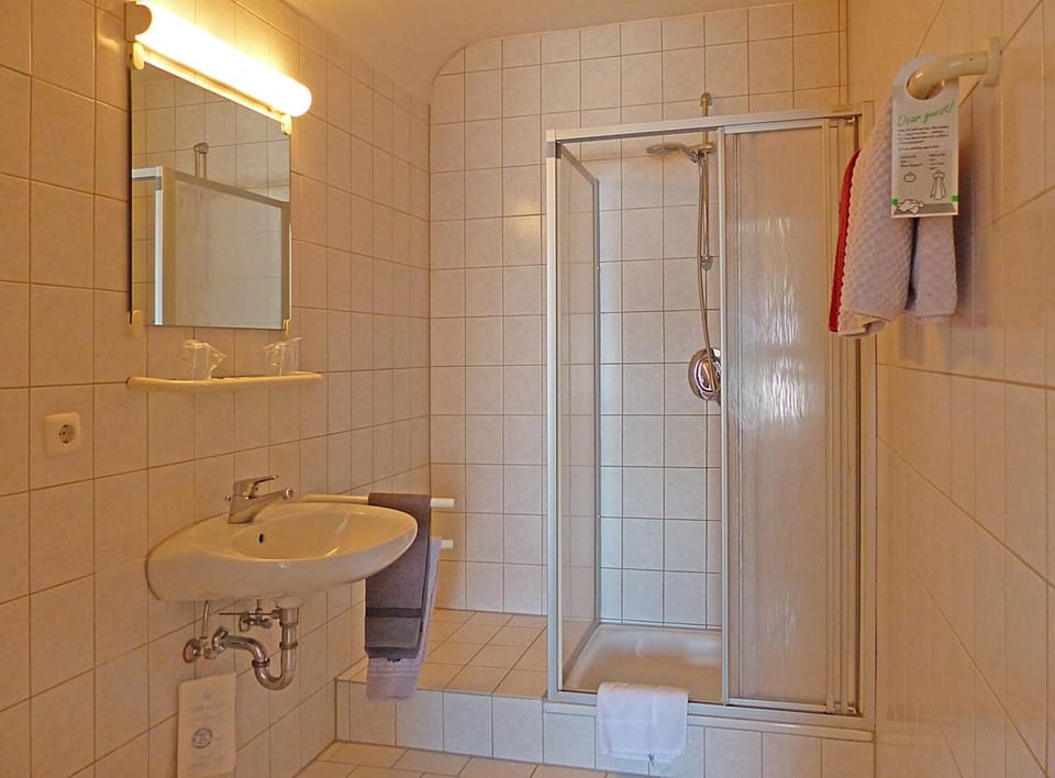 Shower, free toiletries, hair dryer, towels
