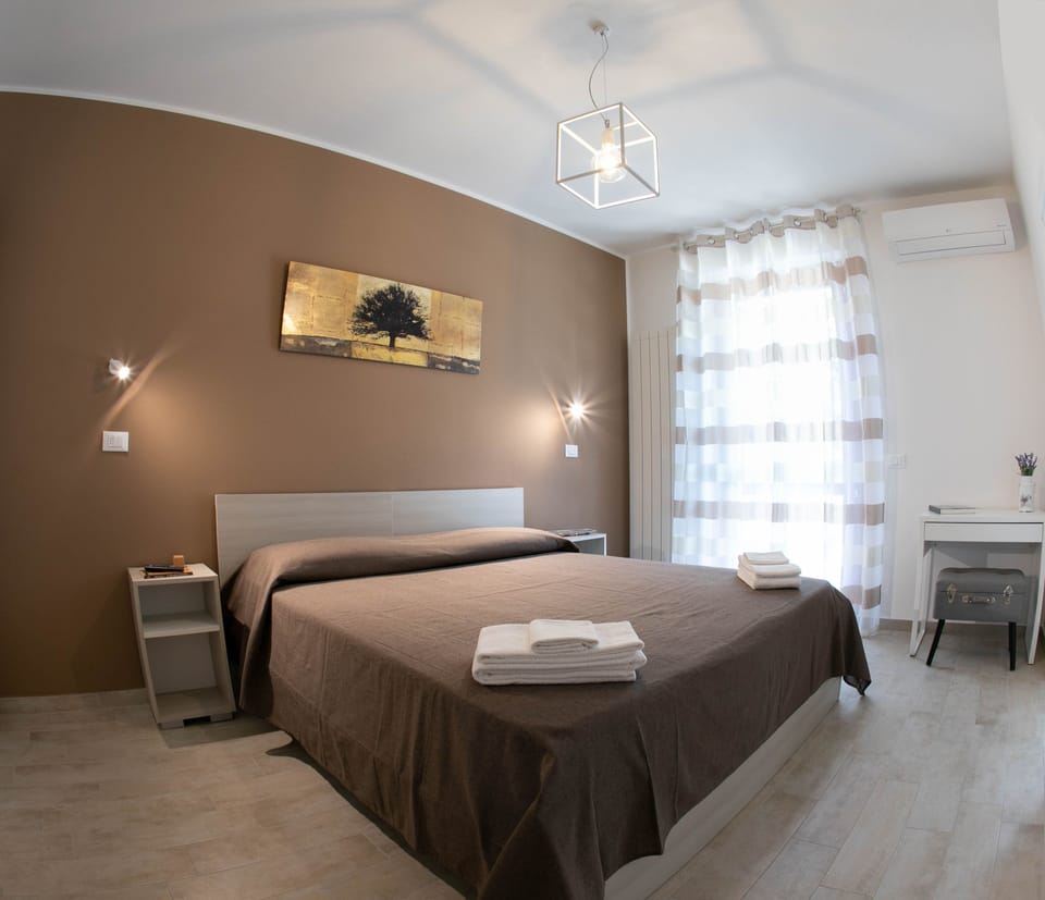 Design Double or Twin Room, Courtyard View | Frette Italian sheets, premium bedding, desk, laptop workspace