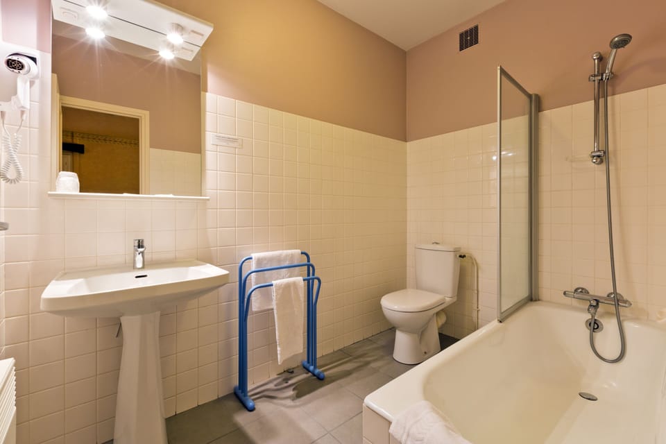Standard Double Room | Bathroom | Combined shower/tub, deep soaking tub, free toiletries, hair dryer