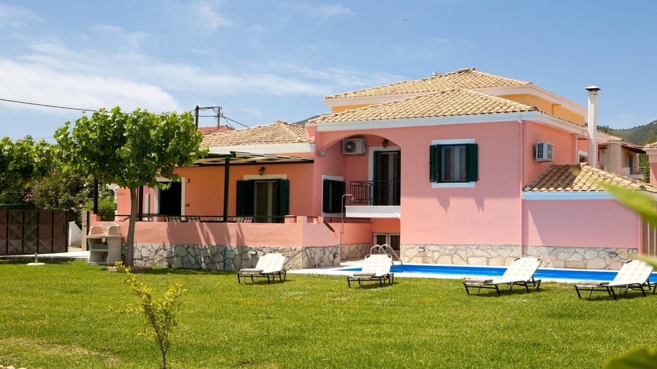 Villa Ioanna outside