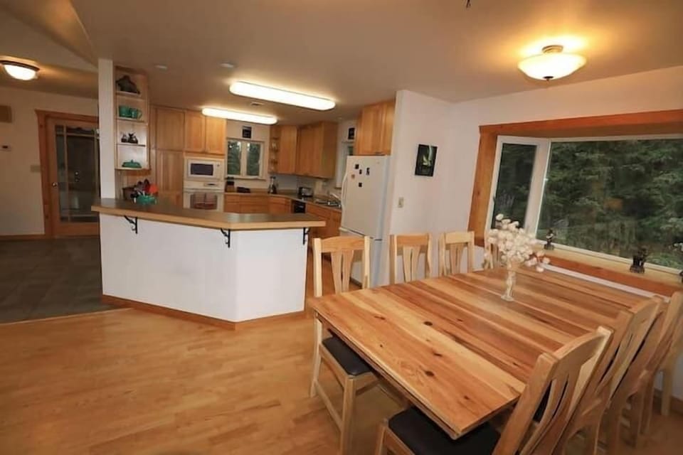 (5) family sized table to enjoy meals together