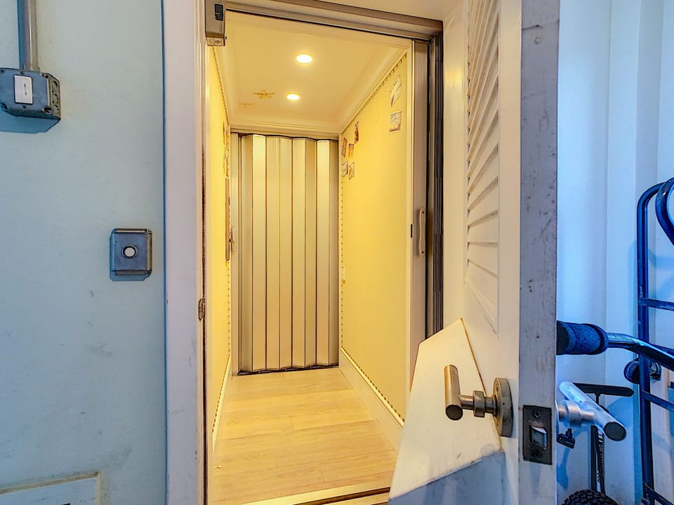 Elevator serves all 3 levels