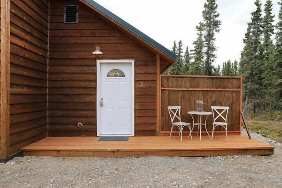 (13) private entrance 