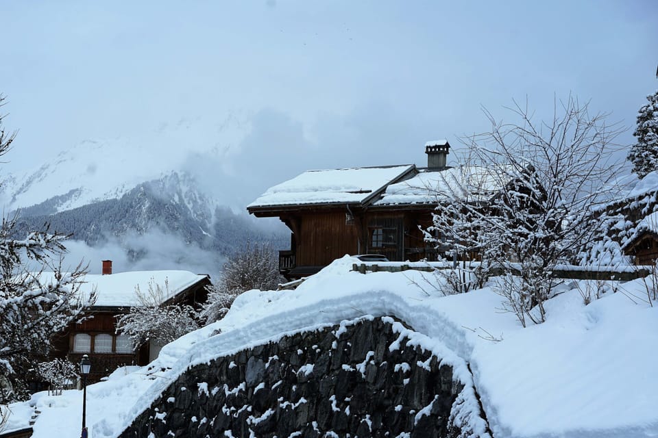 Chalet L'Orbeye in an elevated position with great views.