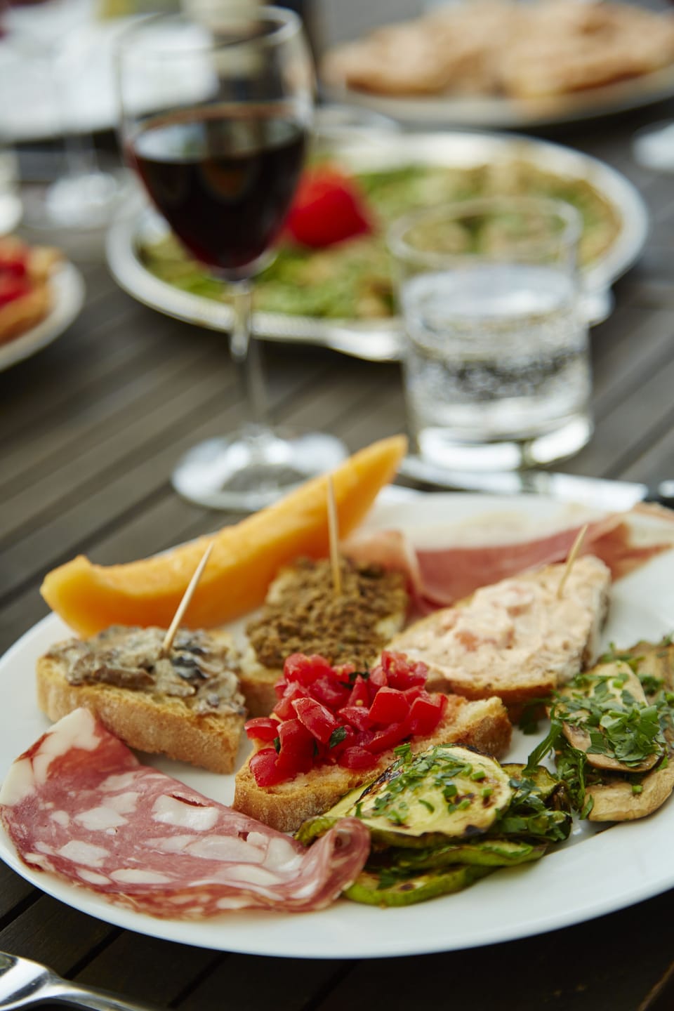 Extras offered: a 5 course Tuscan  dinner, pasta making classes and wine tasting