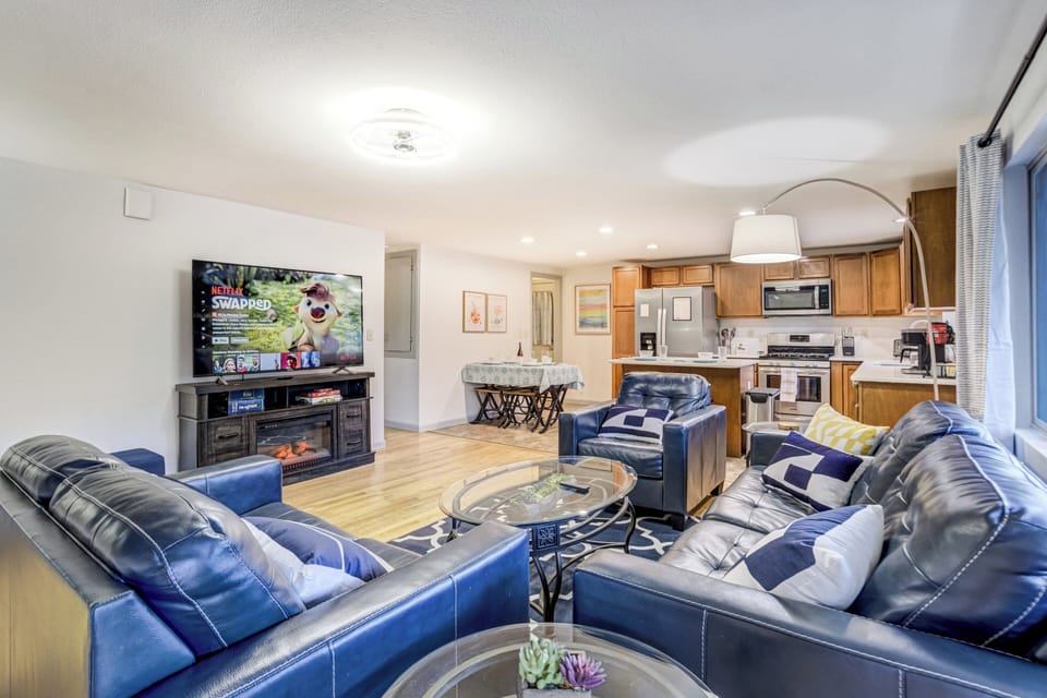 This home is just minutes from downtown, major hospitals, and the Olympic Training Center.