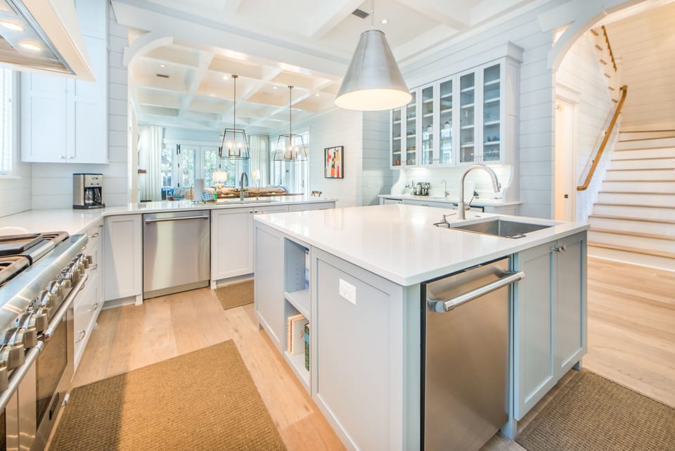 Stainless appliances - Prep space galore!