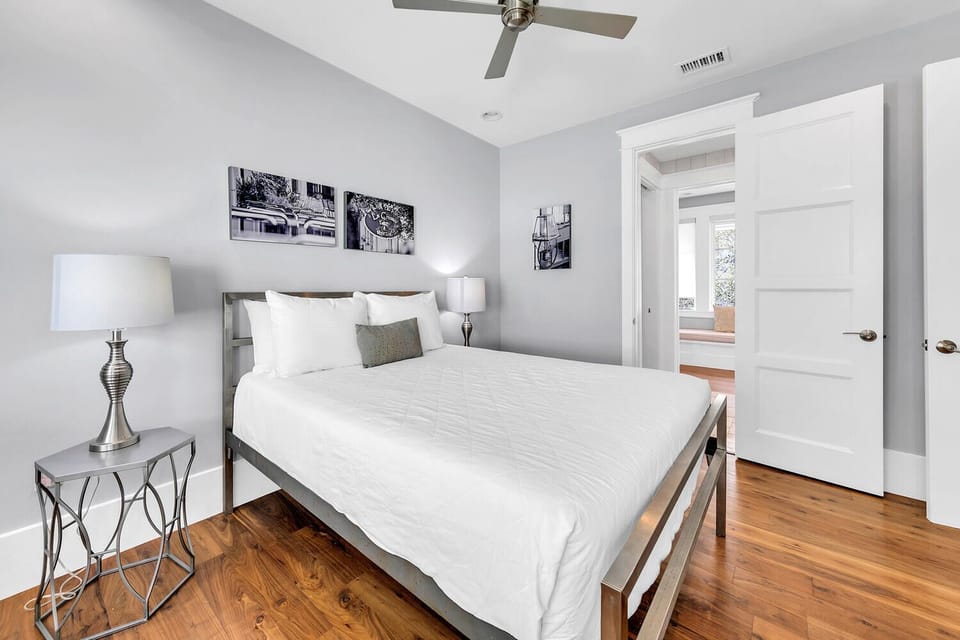 Guest bedroom