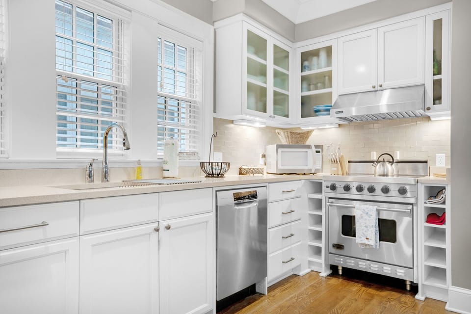 Stainless Viking kitchen appliances