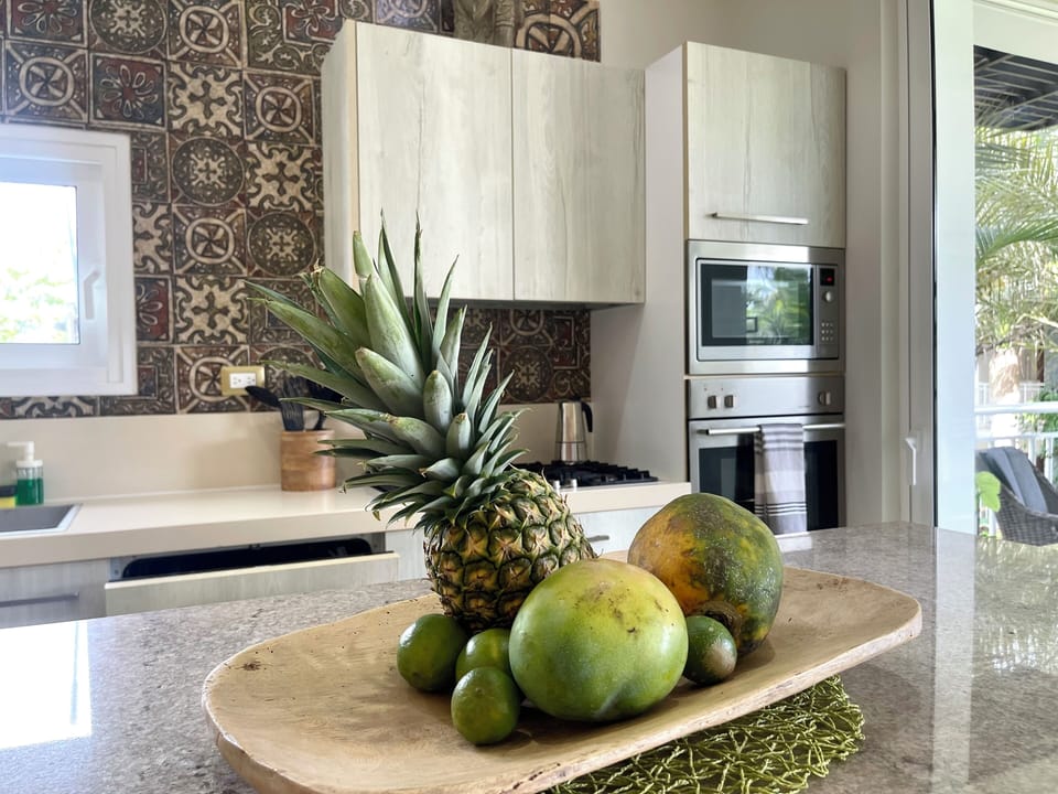 Fresh fruit welcome basket