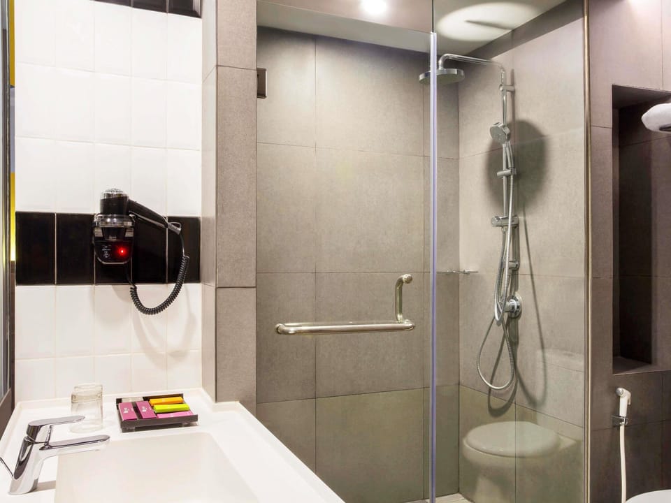 In-room safe, desk, soundproofing, iron/ironing board