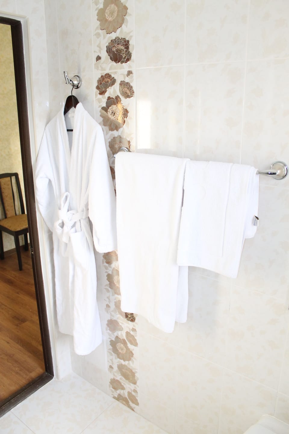 Comfort Double or Twin Room | Bathroom shower