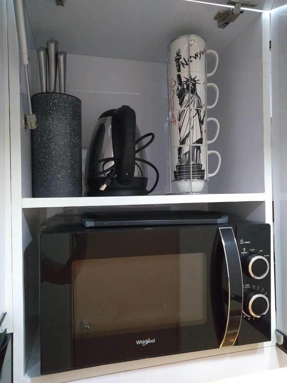 microwave oven and electirc kettle