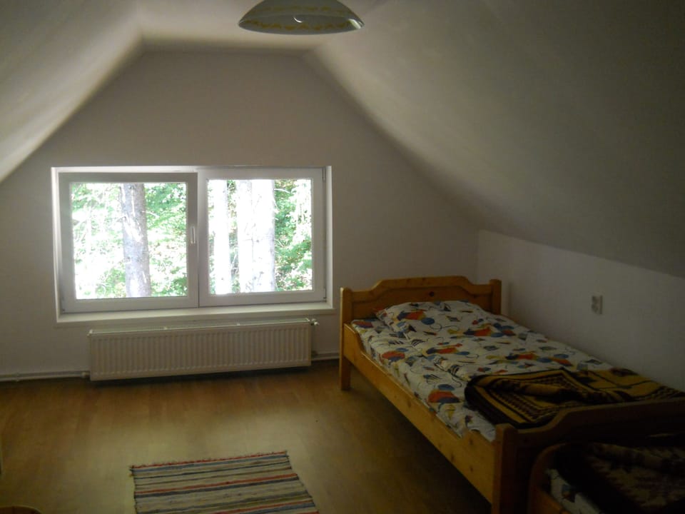 Family Triple Room, Mountain View | Iron/ironing board, bed sheets