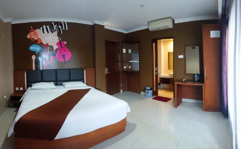 Family Double Room | Desk, free WiFi