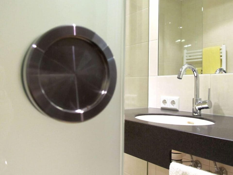 Shower, free toiletries, hair dryer, heated floors