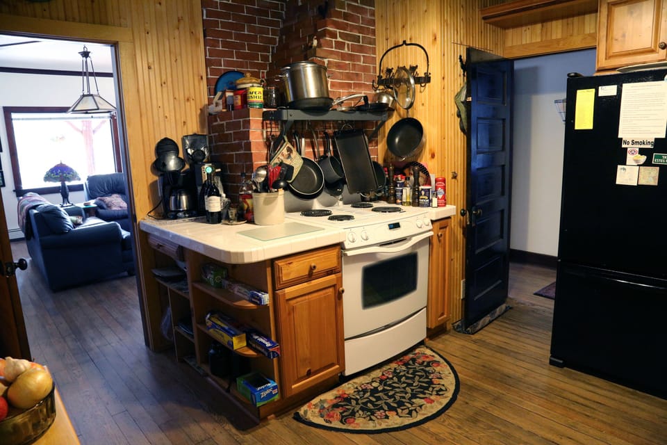 Our main house well equipped kitchen.