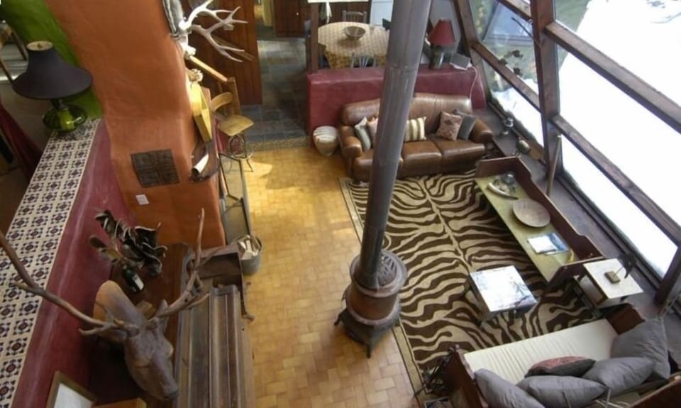 Living room from upper balcony...