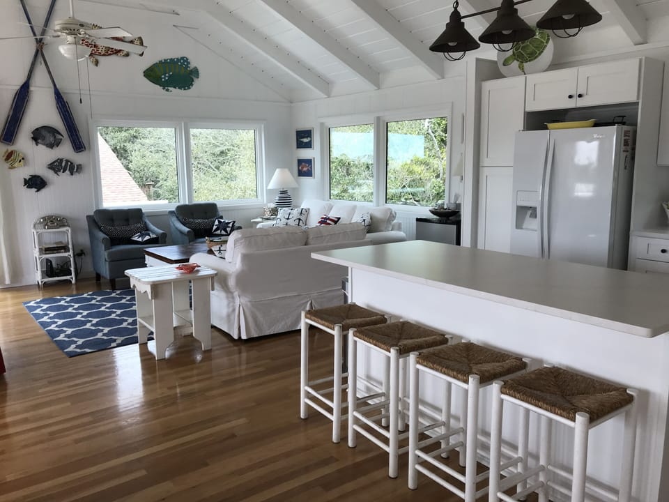 bar seating for 4