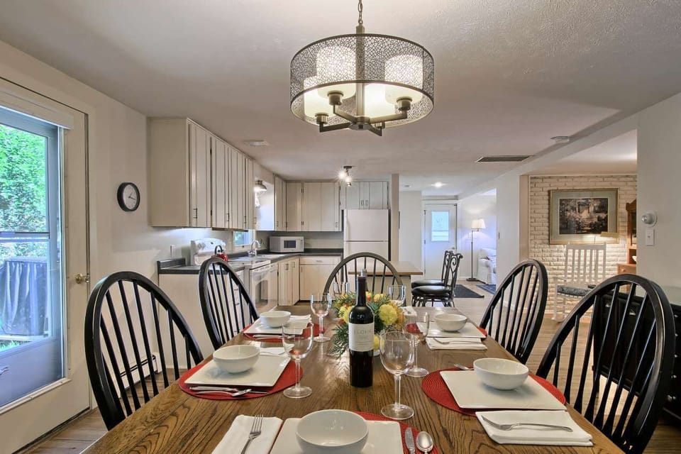 Dining area - Dining area