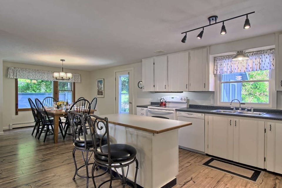Kitchen and Dining - Coffee maker, Dishes & utensils, Dishwasher, Microwave, Oven, Pantry items, Refrigerator, Stove, Toaster, Dining table, Cookware