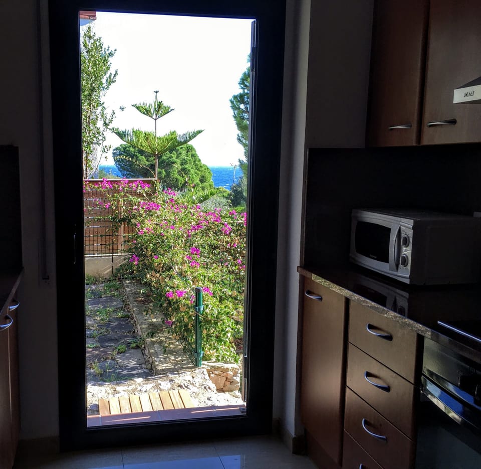 You can see the sea from the kitchen