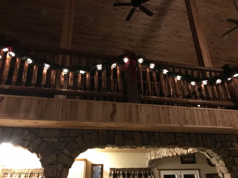 Christmas at the cabin💕