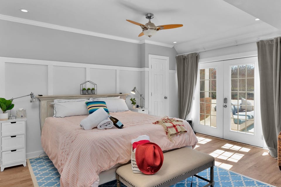 downstairs master suite cal king