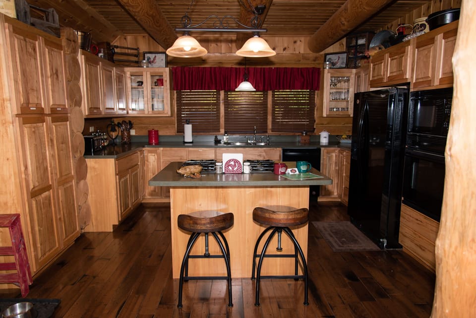 Spacious, fully equipped kitchen with a Drip and Keurig coffee makers! 