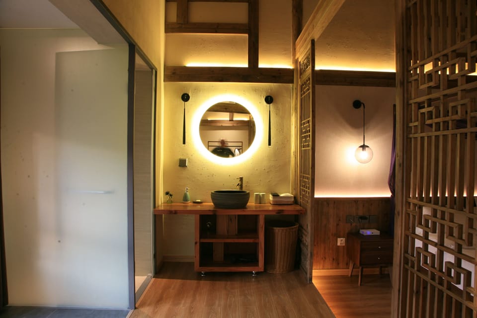 Luxury Double Room | Desk, blackout drapes, rollaway beds, free WiFi