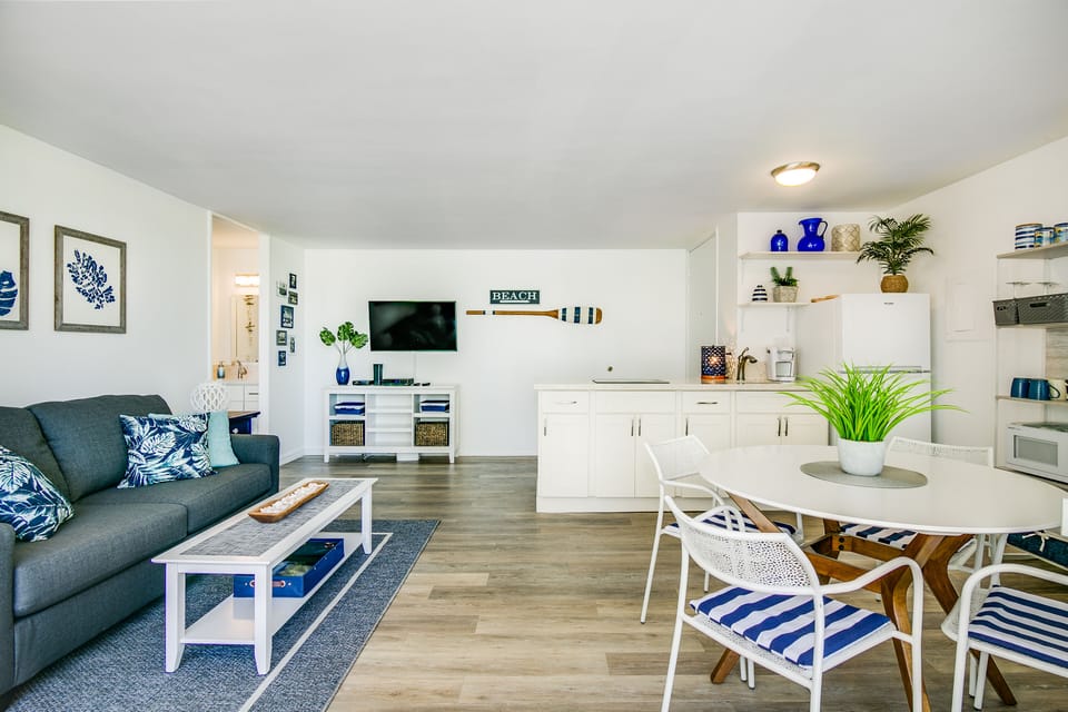 We can't wait to have you stay and review our home here in Waikiki.