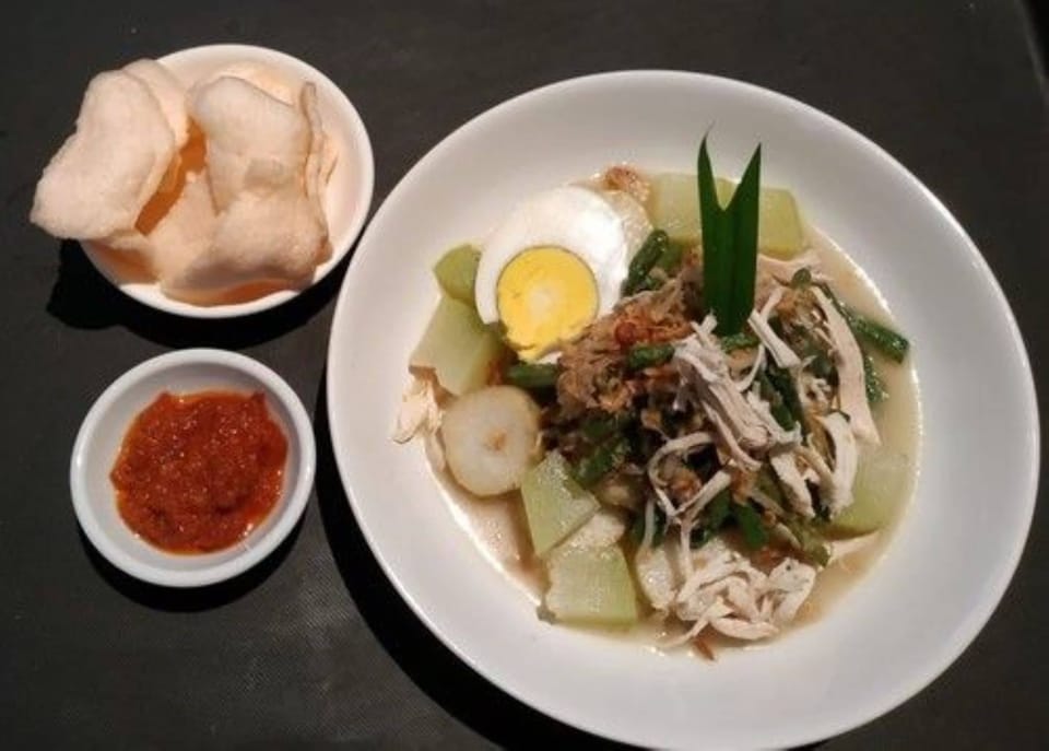 Daily local cuisine breakfast for a fee