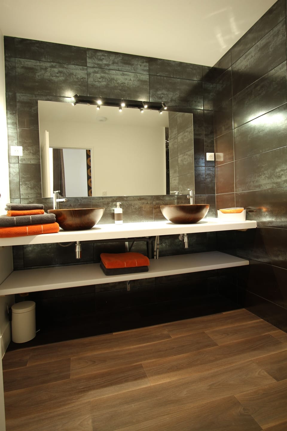 Deluxe Suite, Non Smoking (Ebene) | Bathroom sink