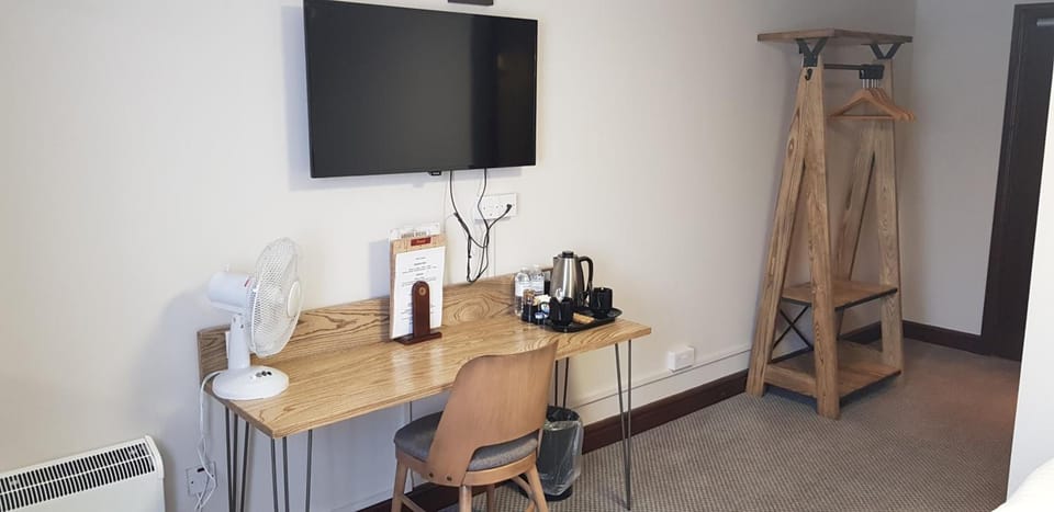 Desk, iron/ironing board, free WiFi, bed sheets