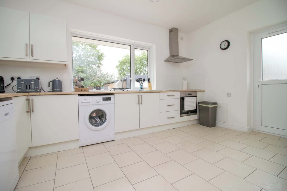 Well equipped kitchen