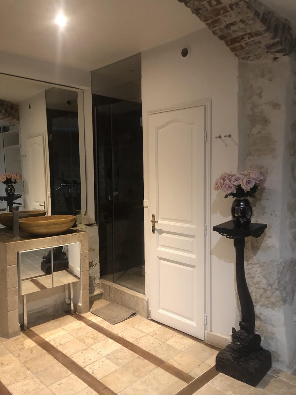 DOOR TOILET AND SHOWER